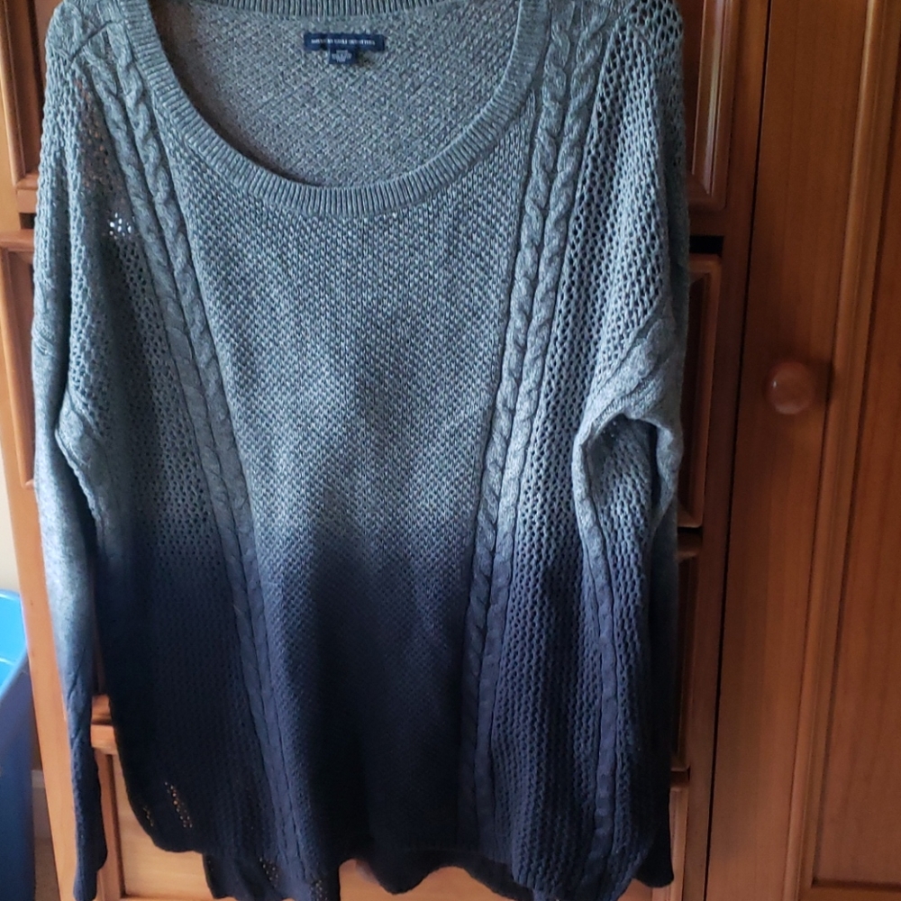 Ladies American Eagle sweater